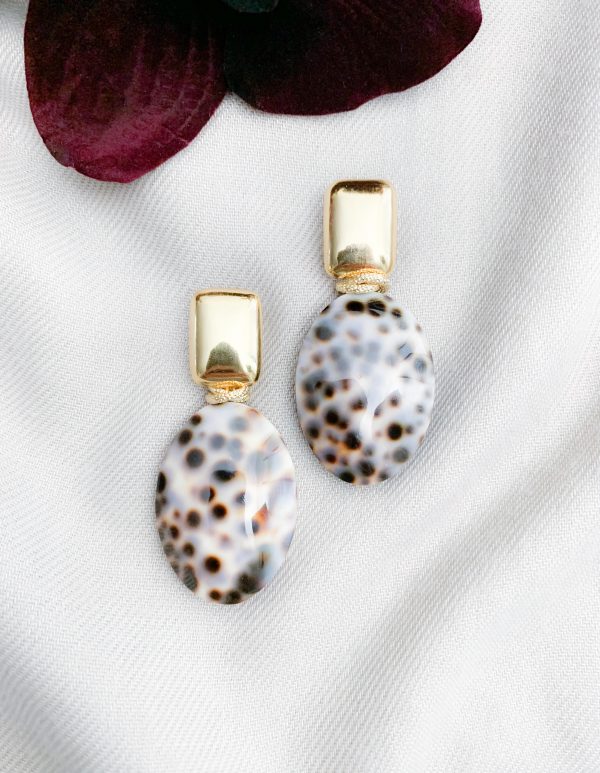 Cowrie shell oorbellen