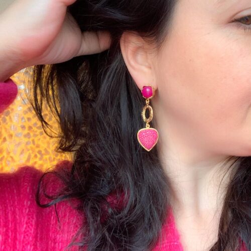 Fuchsia stingray en chalcedoon oorbellen