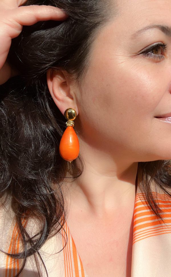 Statement-Ohrringe aus orangefarbener Baumwollperle