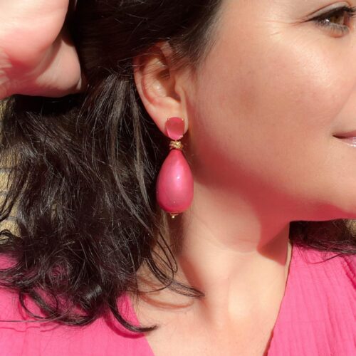 Statement fuchsia cotton pearl en cat’s eye oorbellen