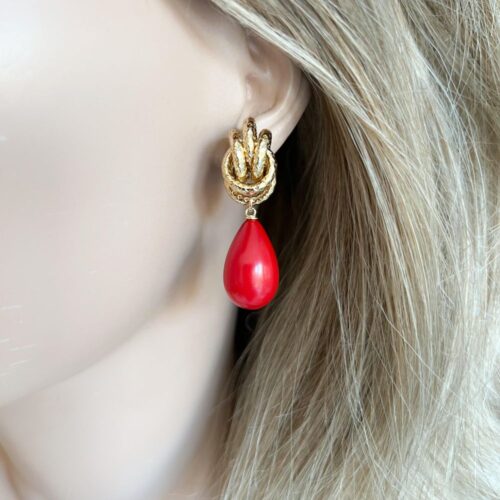 Red-shell-pearl-en-knot-oorbellen-pop