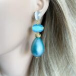 Metallic-turquoise-cotton-pearl-en-cats-eye-oorbellen-pop