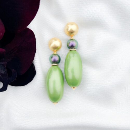 Scarabee-green-cotton-pearl-statement-oorbellen