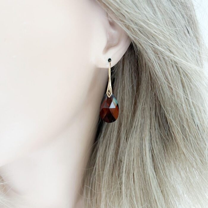 Smoky-Amber-Swarovski-oorbellen-pop